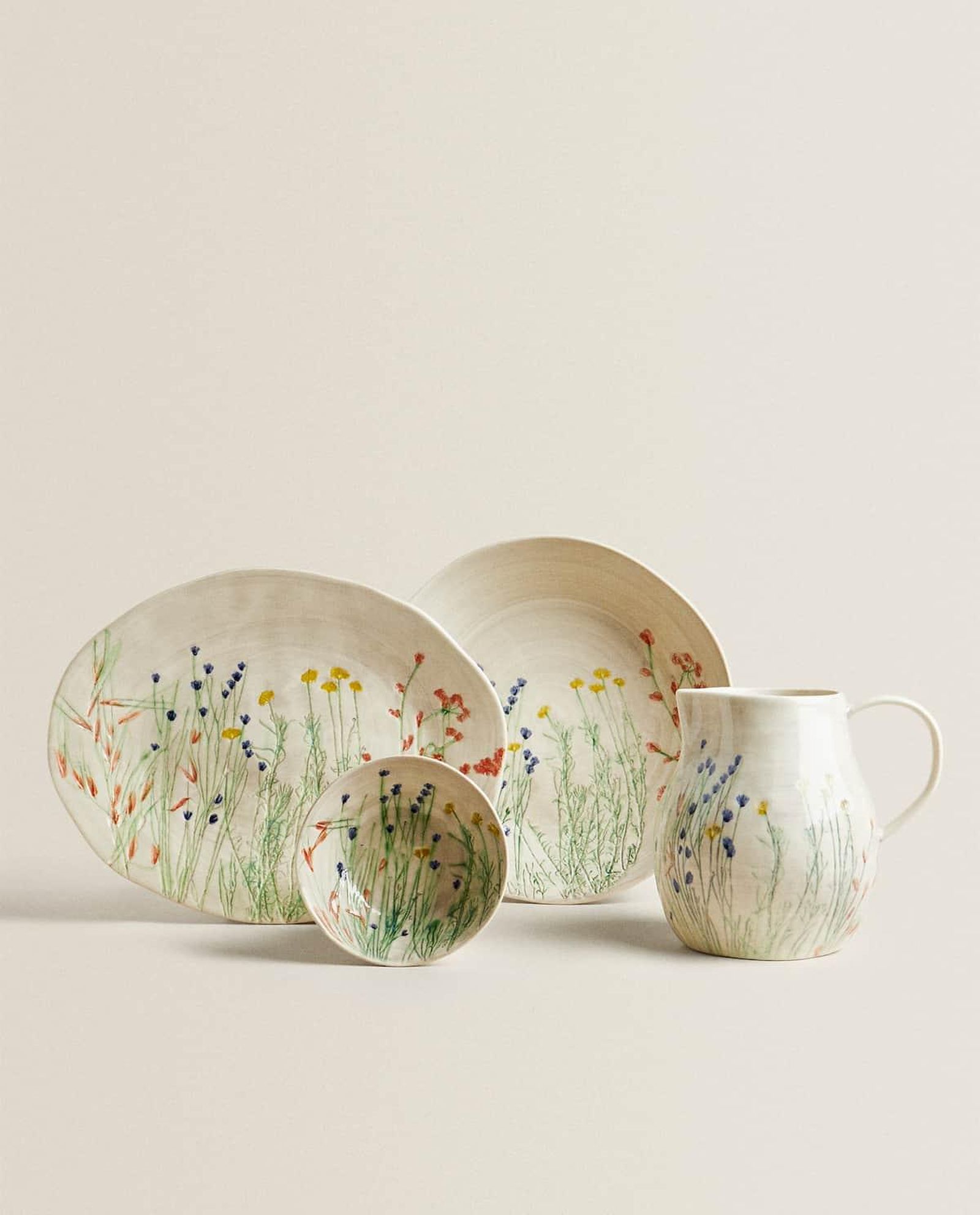 Vajilla floral Zara Home.