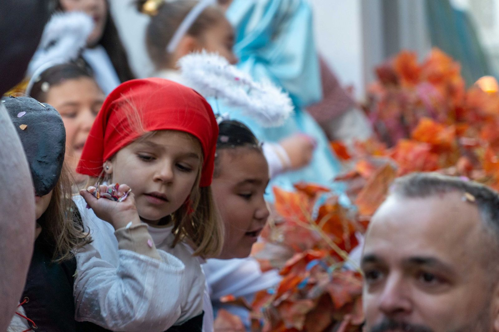 Las mejores fotografías del recorrido y la llegada al ayuntamiento de la cabalgata de Reyes Magos 2026