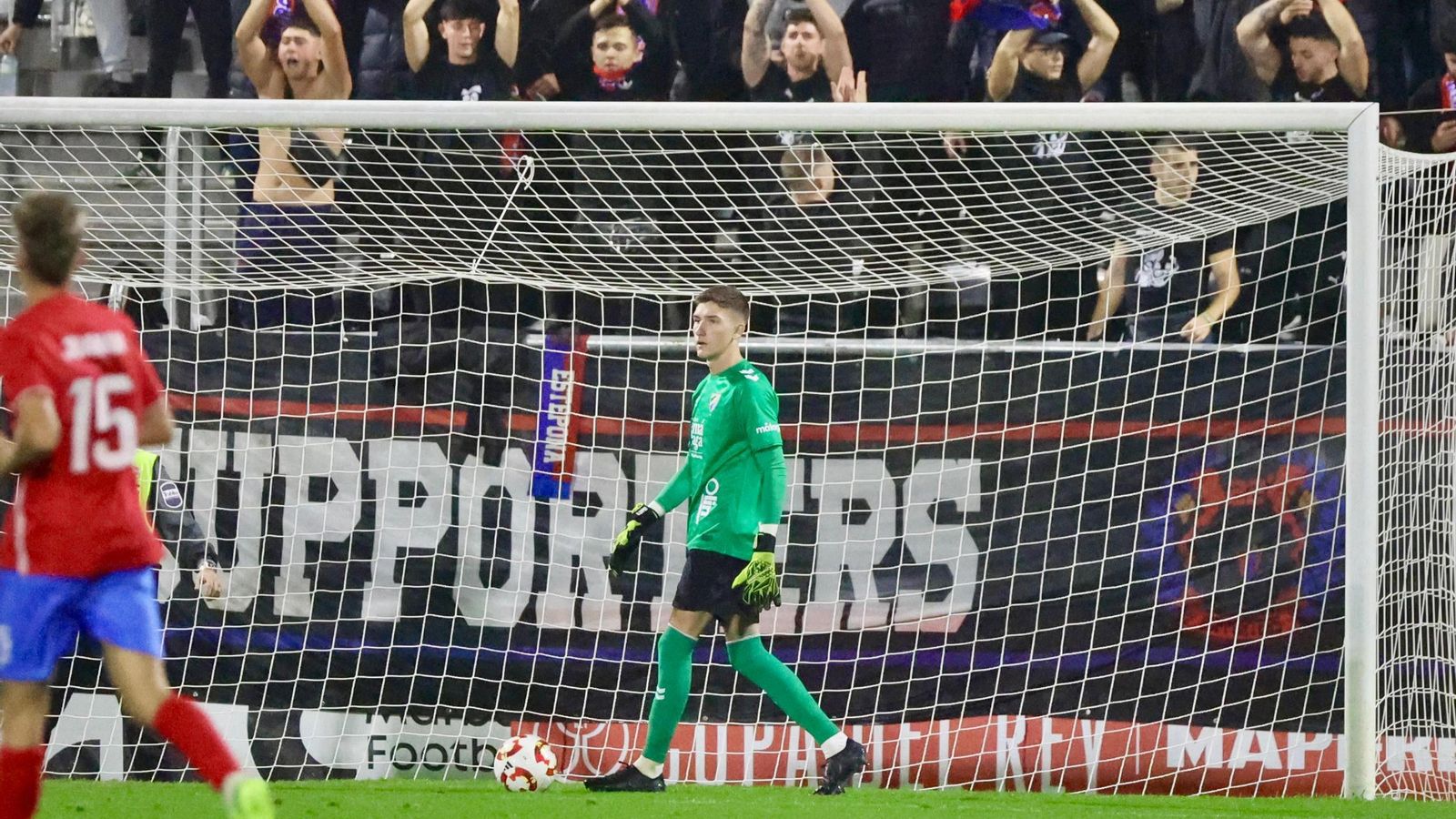 Las fotos del CD Estepona - Málaga CF de Copa del Rey