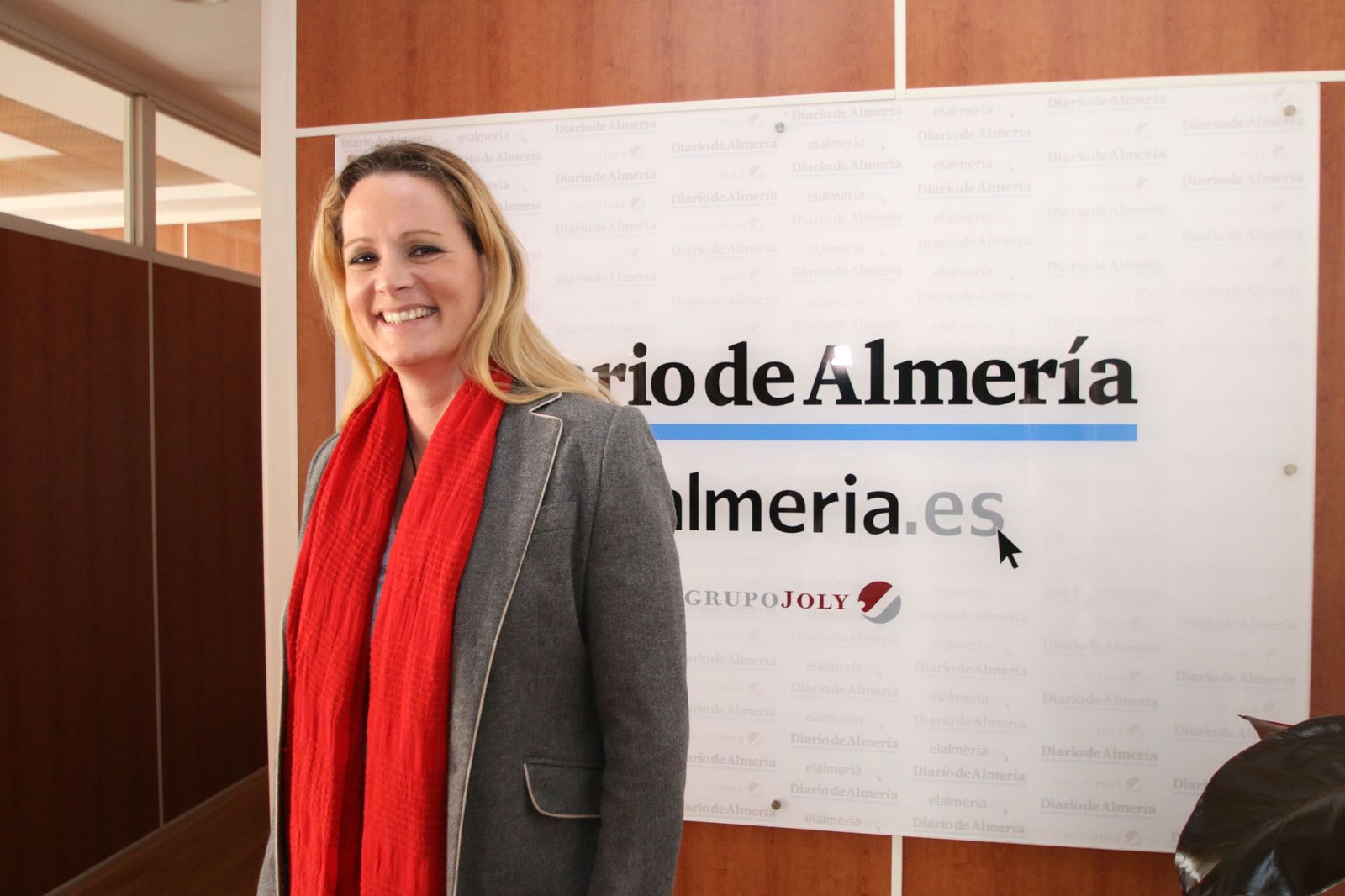 La diputada socialista Zaida Cantera durante su visita a la redacción de Diario de Almería.