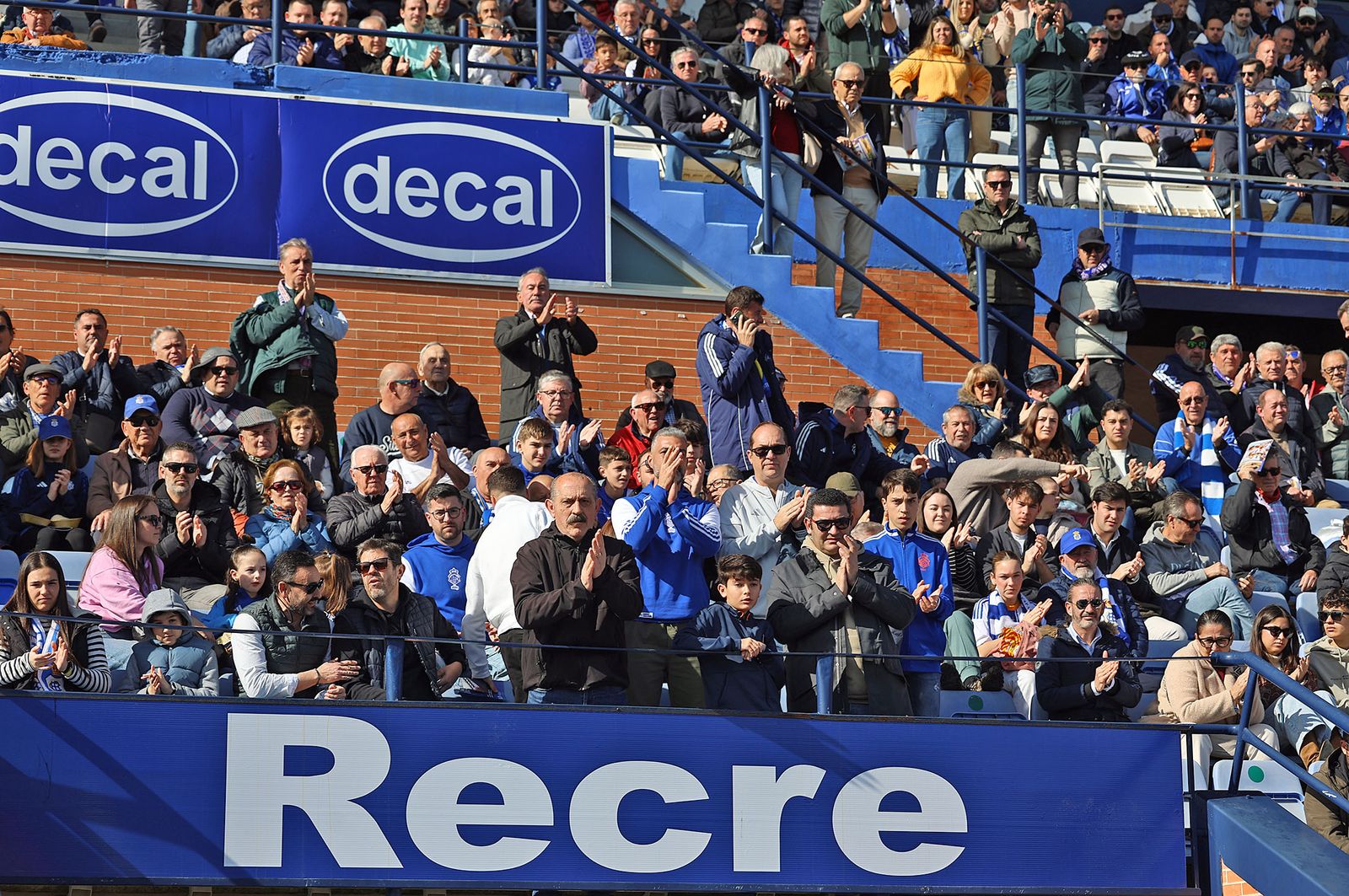 Búscate en las gradas del Nuevo Colombino en el Recre-Yeclano