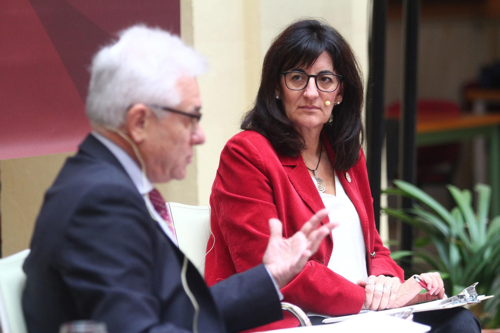 Imágenes de la presentación del estudio sobre 'El impacto económico, social y cultural de la UHU en la provincia'