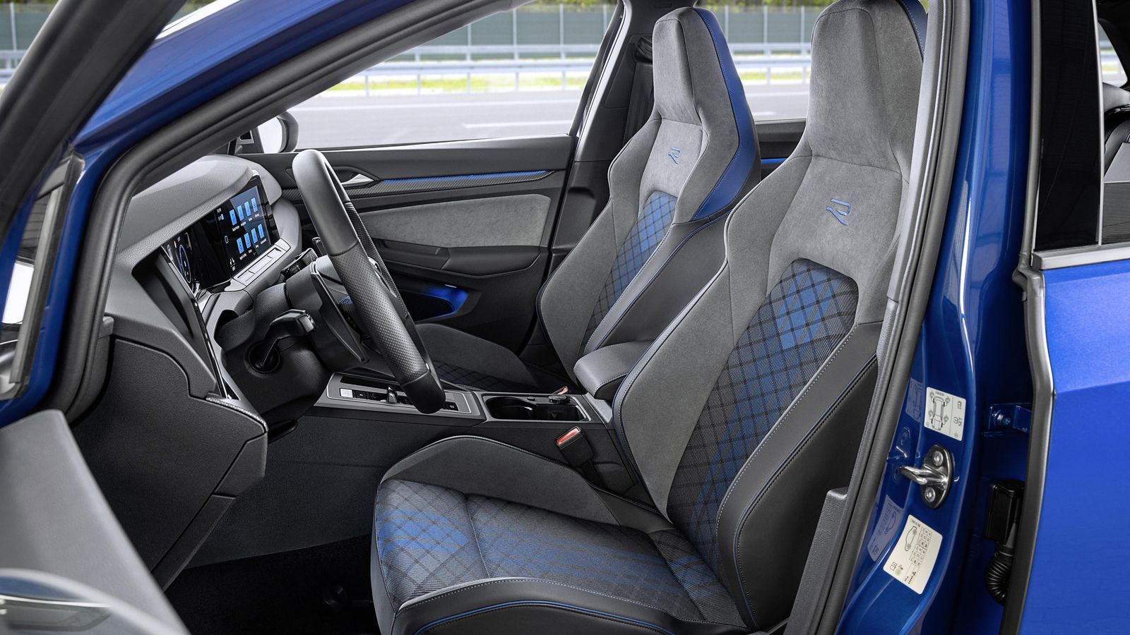 La tapicería de los Golf Variant R es exclusiva en ArtVelours.