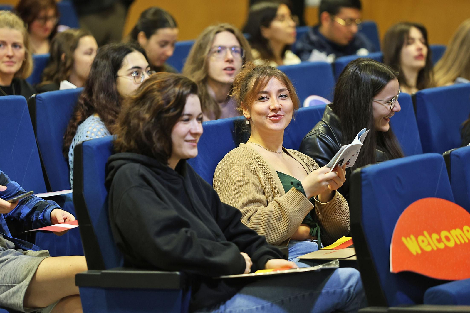 Imágenes de la Welcome Ceremony para dar la bienvenida al alumnado Erasmus que estudiará en la UHU