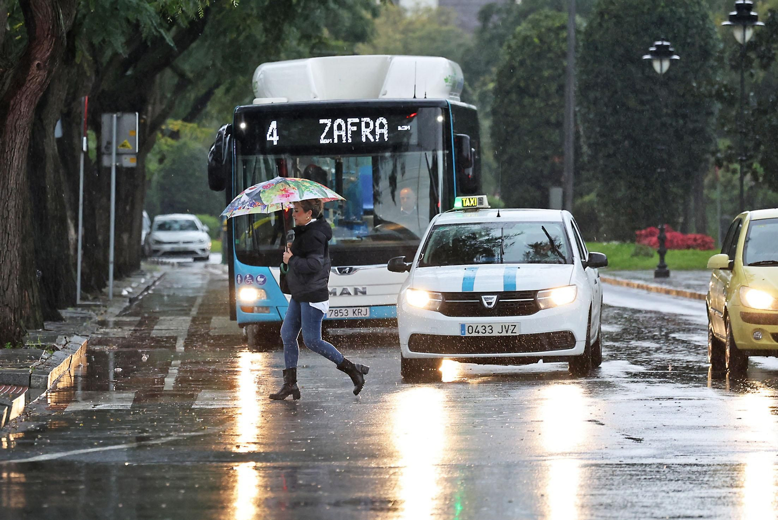 Las imágenes de la lluviosa mañana del jueves 13 de marzo en Huelva