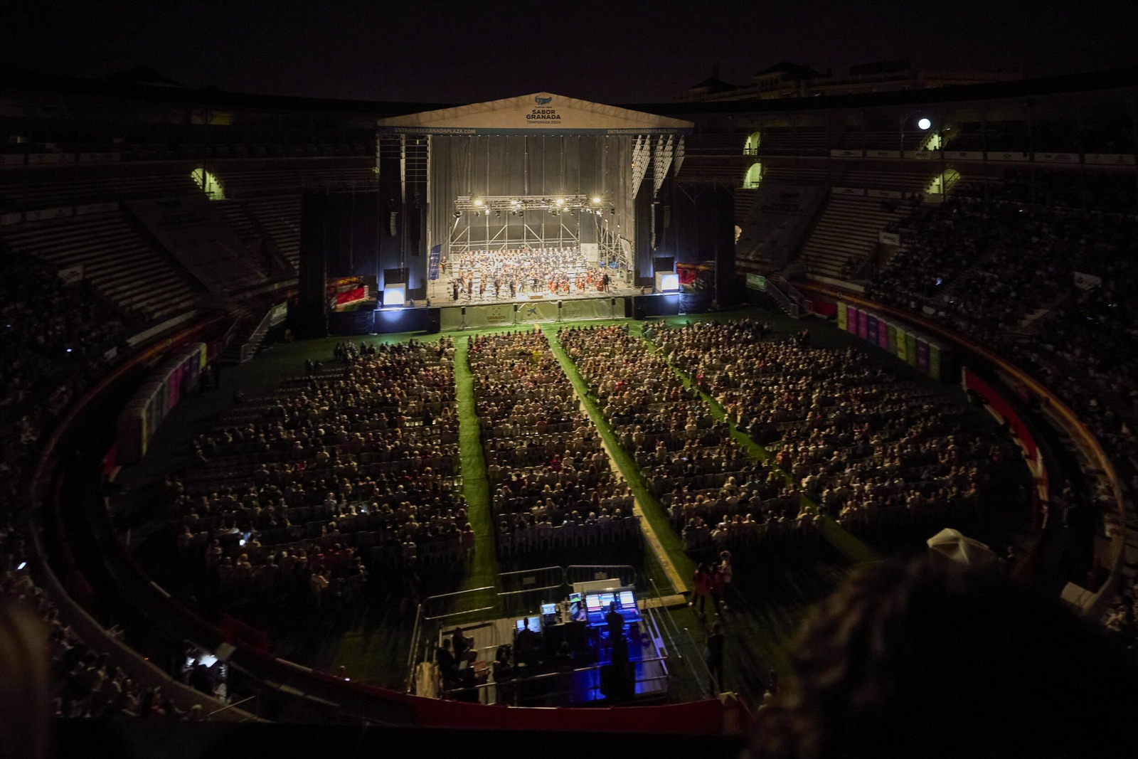 La OCG vuelve a la Plaza de Toros de Granada este viernes.