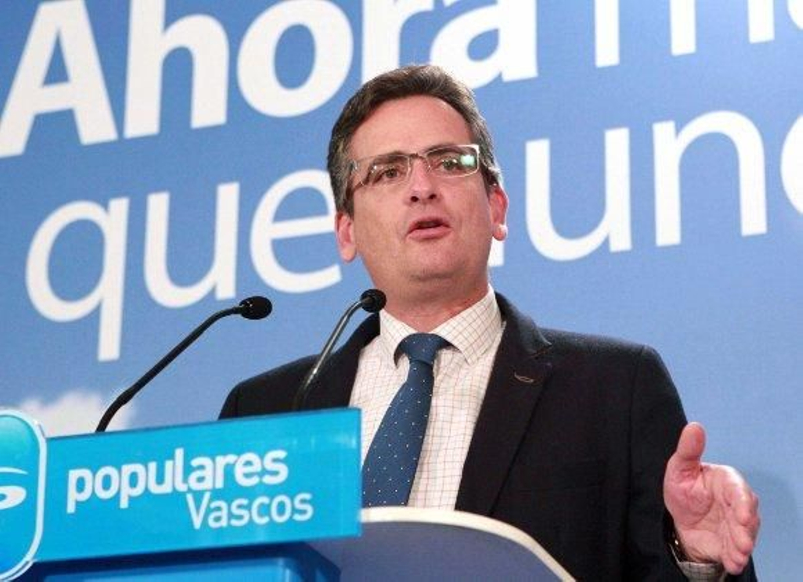 Basagoiti dice que "con una mayoría entre PNV y Bildu" es "más importante que nunca el discurso y firmeza de PP"