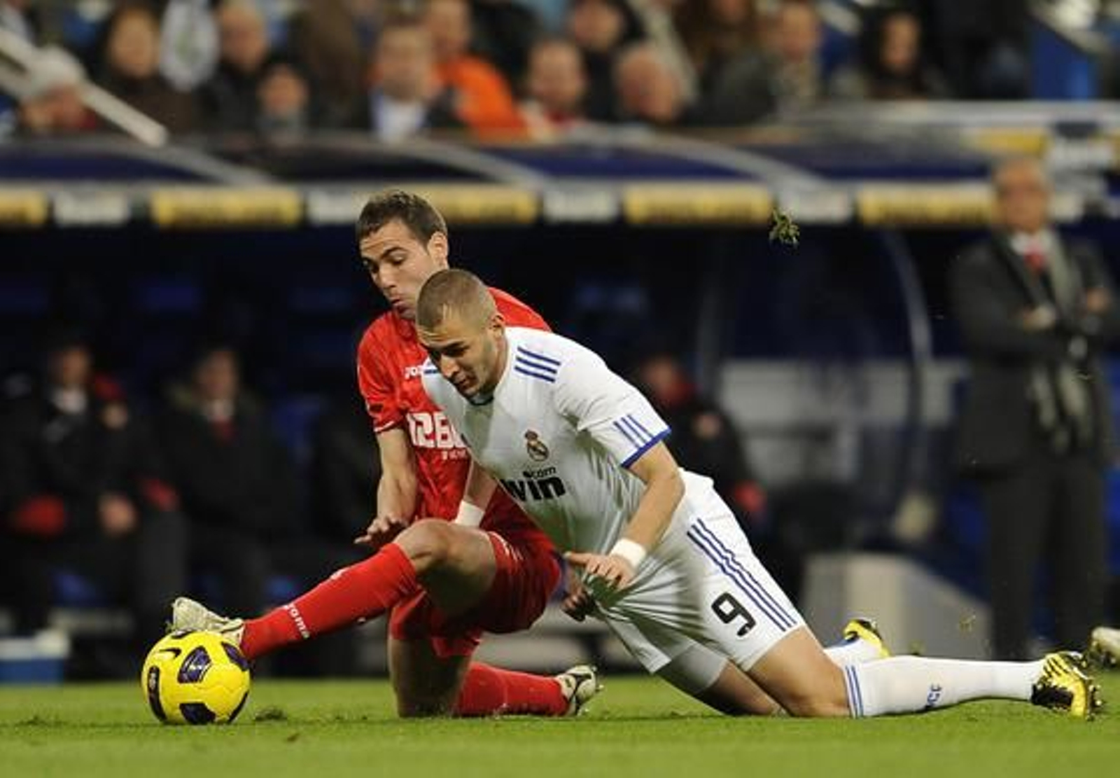 El Sevilla cae en el Bernabéu pese a jugar con un jugador más durante casi media hora. / AFP