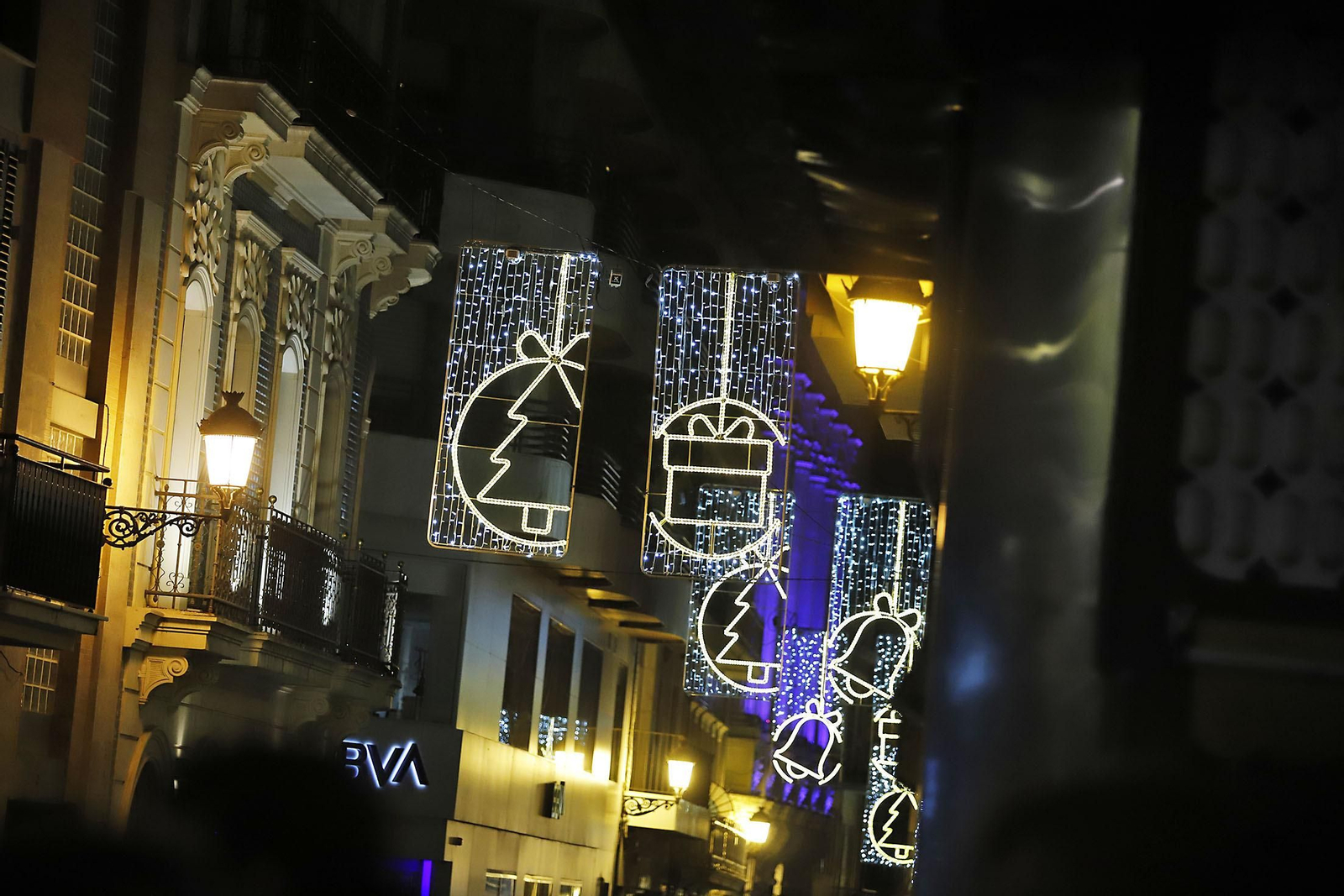 Imágenes del mercado navideño de la Plaza de las Monjas