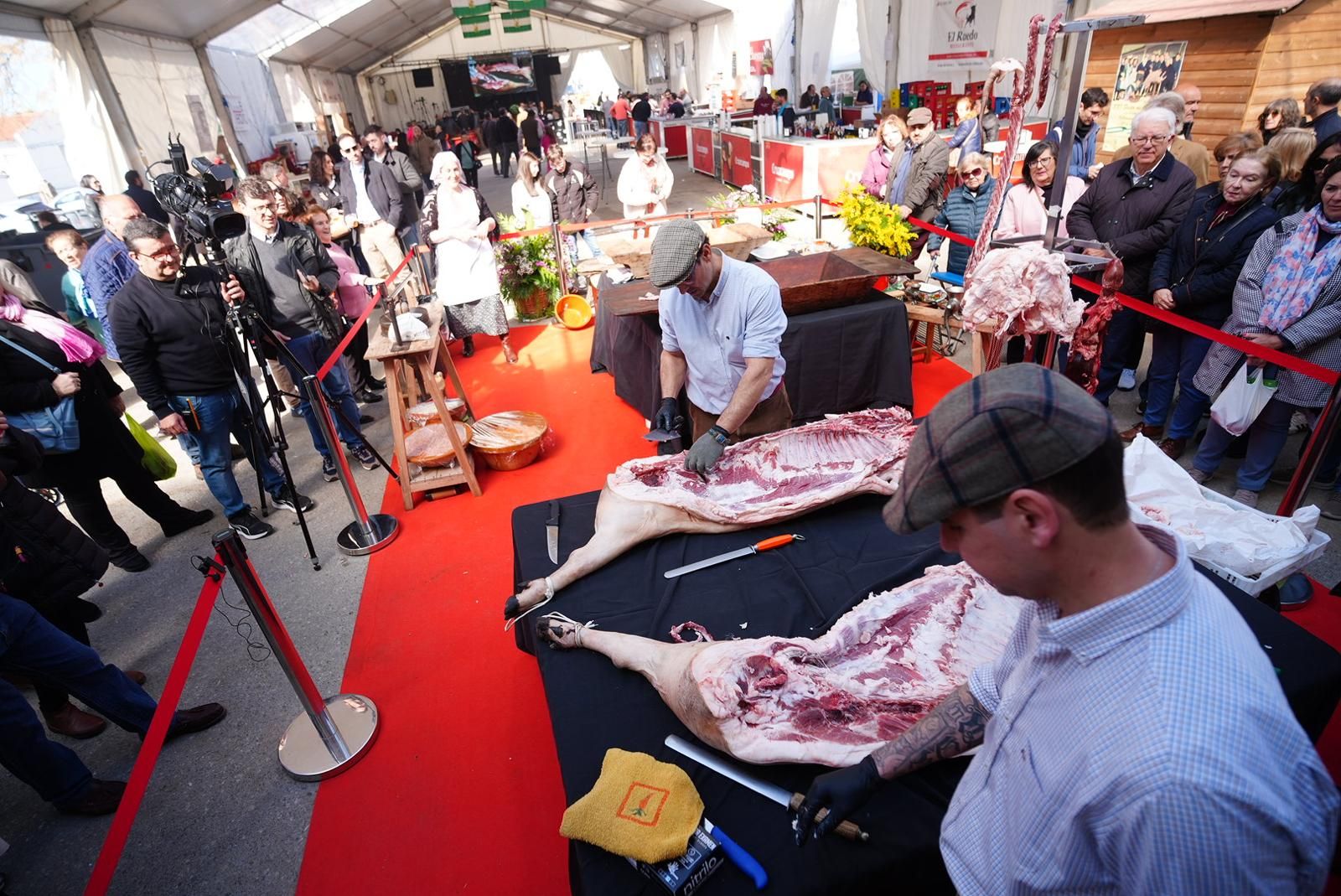 Un paseo en imágenes por la Fiesta de la Matanza de Villanueva de Córdoba de este 28-F