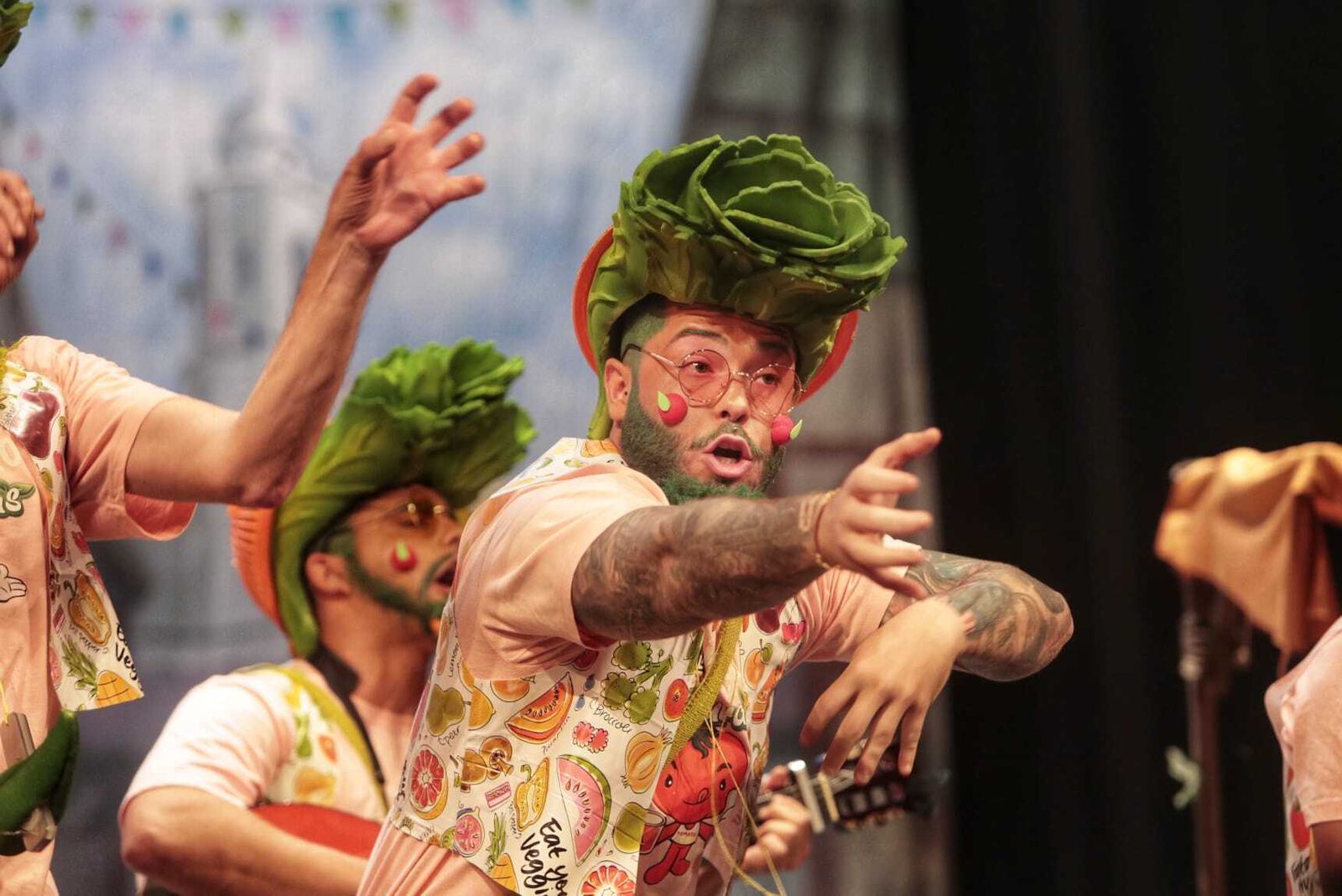 Chirigota "Los del triángulo de las verduras".