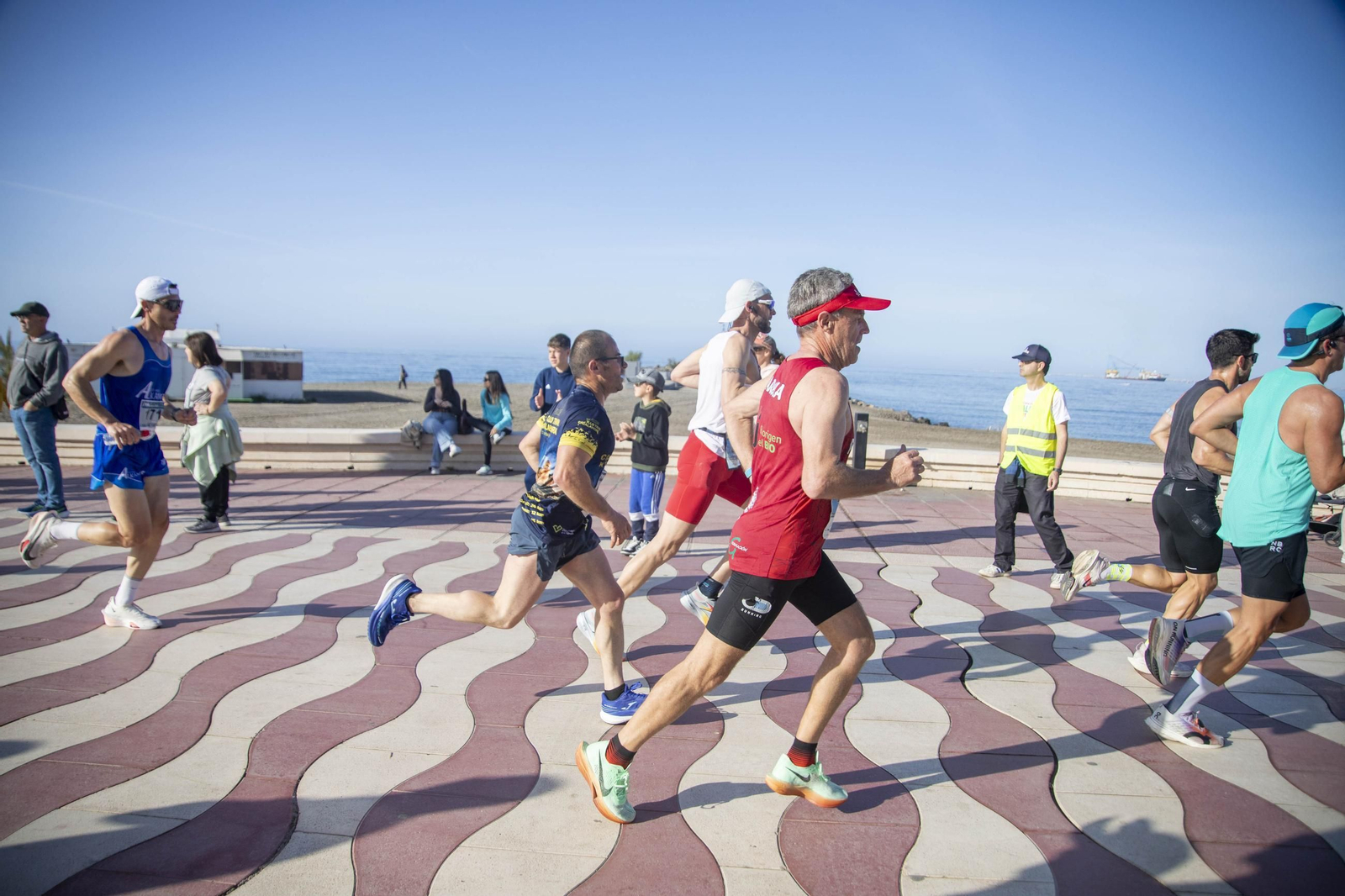 El Medio Maratón de Almería 2025, en imágenes