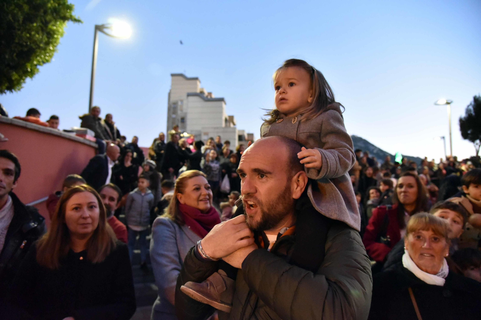 Cabalgata de Reyes magos en la Línea