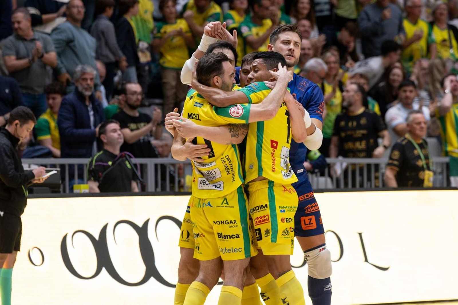 Las mejores fotos de la goleada del Jaén Paraíso Interior FS ante Industrias Santa Coloma