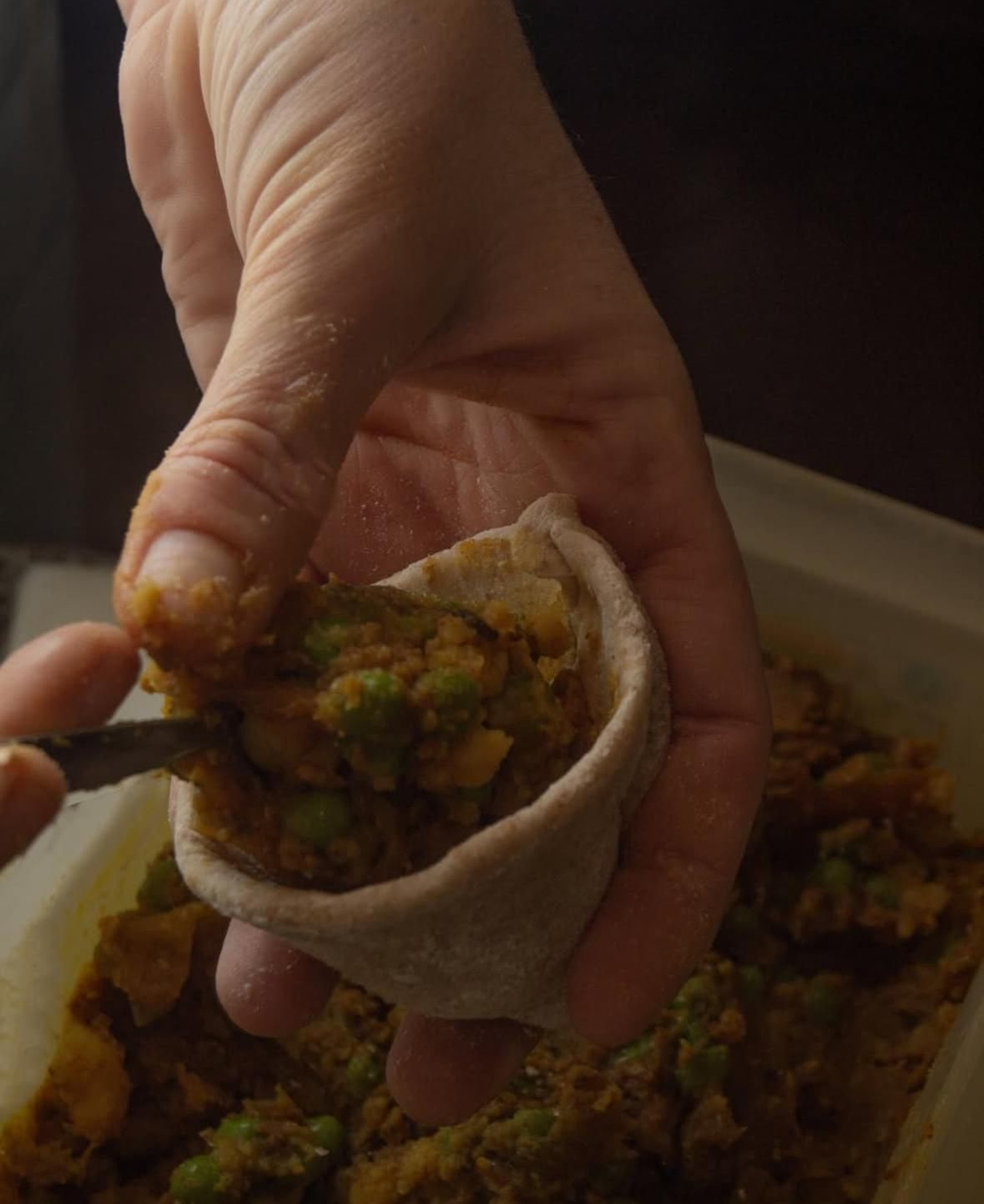 Samosas caseras del restaurante vegetariano Chilimosa, en Tarifa.