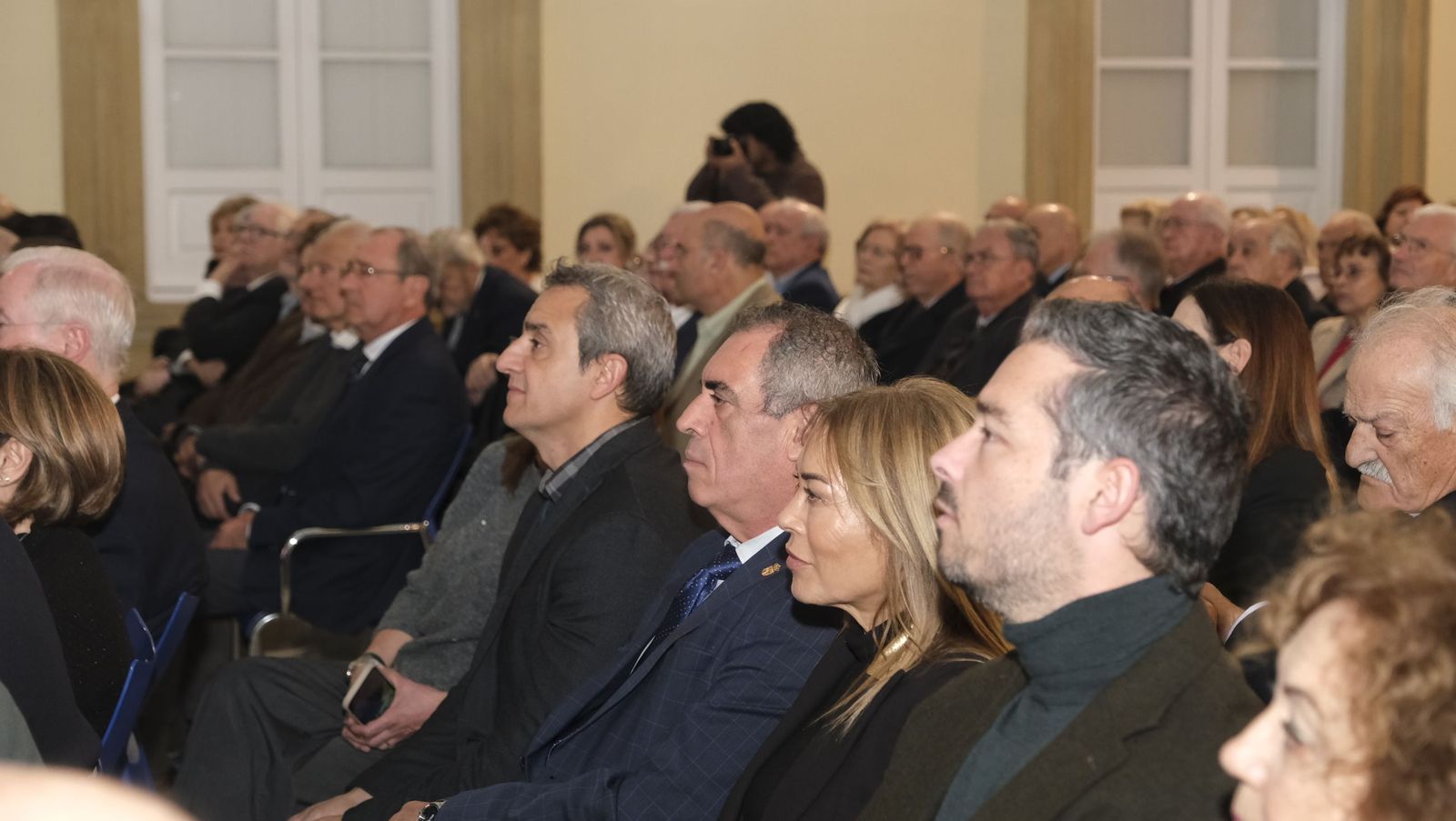 Las fotografías de la entrega del Escudo de Oro de la Provincia al Doctor Francisco Ortega Viñolo