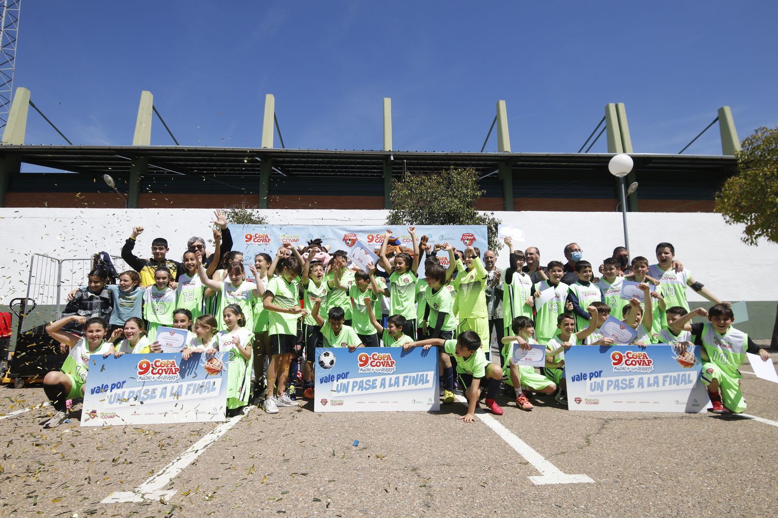 Los equipos ganadores de la Copa Covap en Pozoblanco.