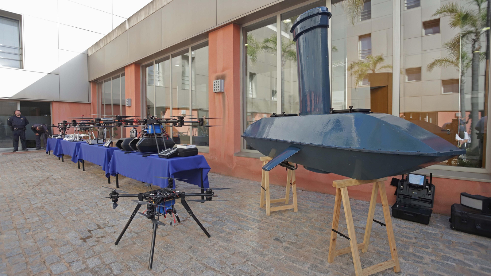 Fotos de los 'narcodrones' incautados por la Policía Nacional en Algeciras Fotos de los 'narcodrones' incautados por la Policía Nacional en Algeciras