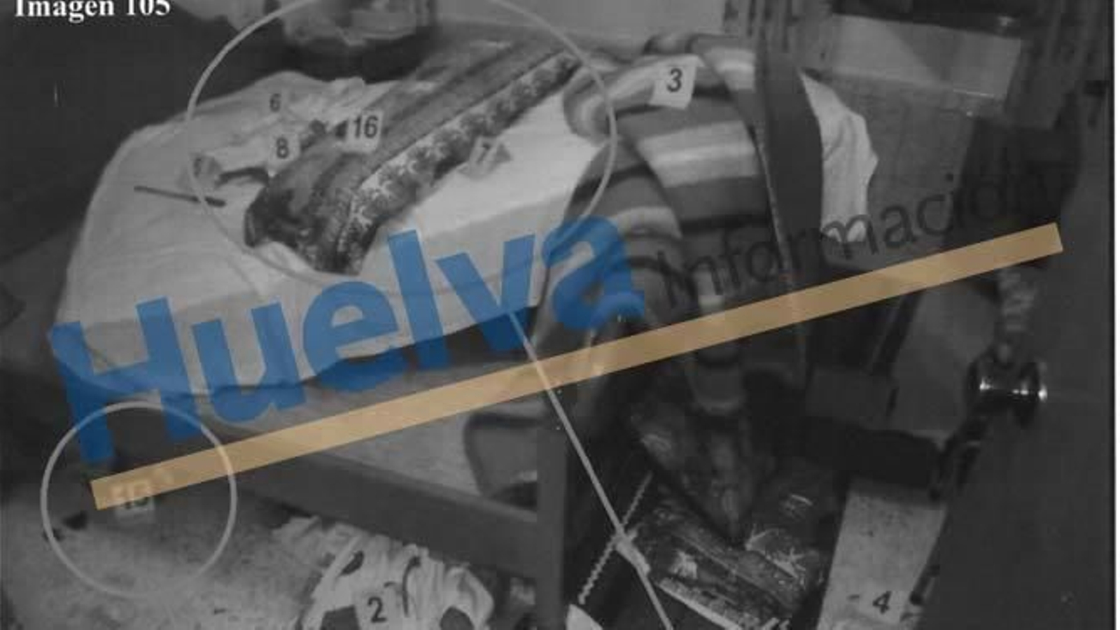 Habitación en la que tuvo lugar el crimen, en una foto del atestado policial a la que ha accedido este diario.