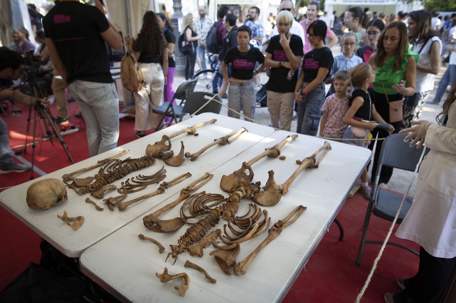 Así ha sido la Noche de los investigadores en Granada
