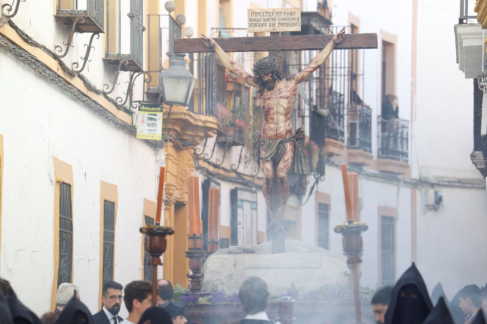 La procesión de la Universitaria en este Martes Santo de Córdoba, en imágenes
