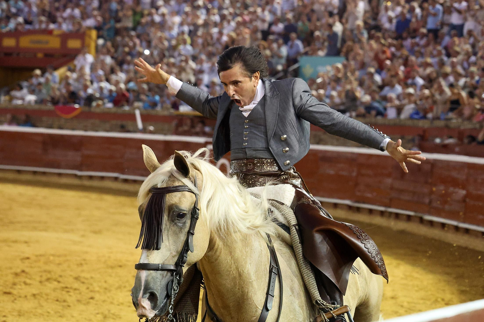 Toros La Merced: Imágenes de la tarde de Rejoneo con Diego Ventura, Andrés Romero y Sergio Galán