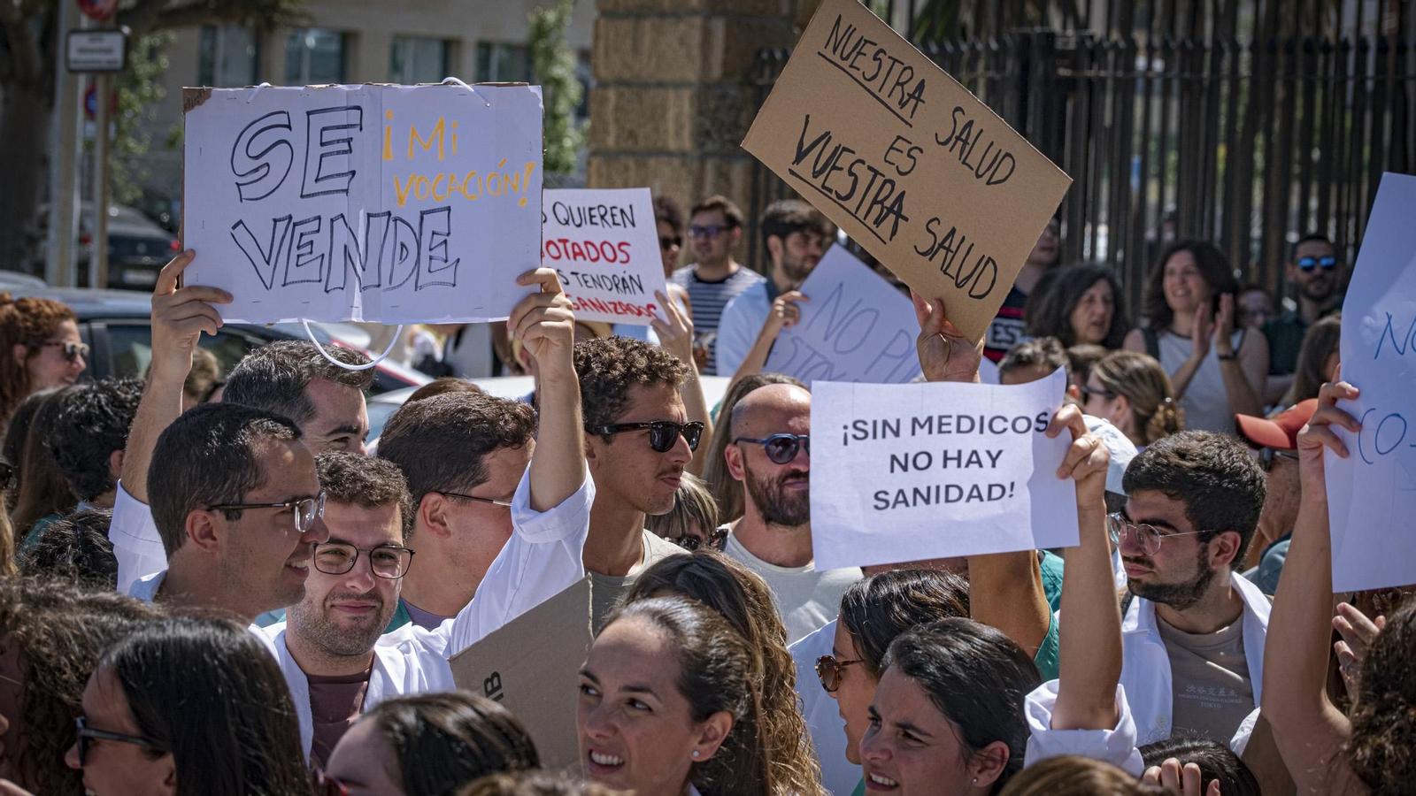 Las imágenes de la jornada de huelga de médicos en Cádiz