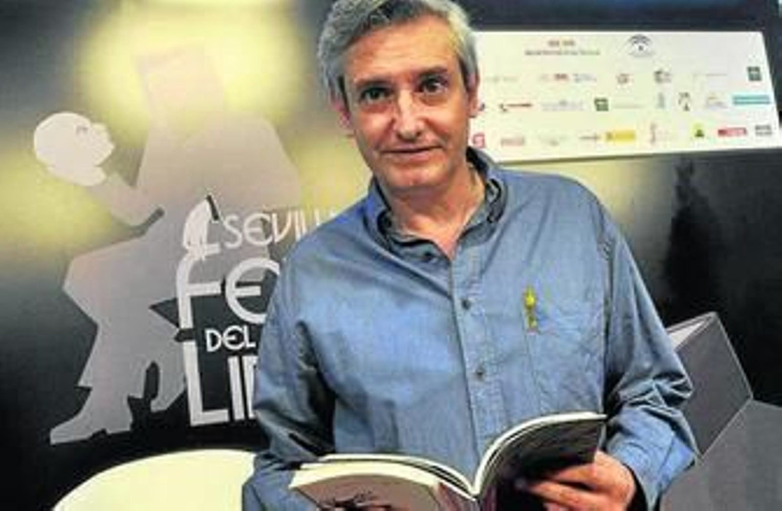 José Julio Cabanillas, fotografiado ayer en la Feria del Libro.