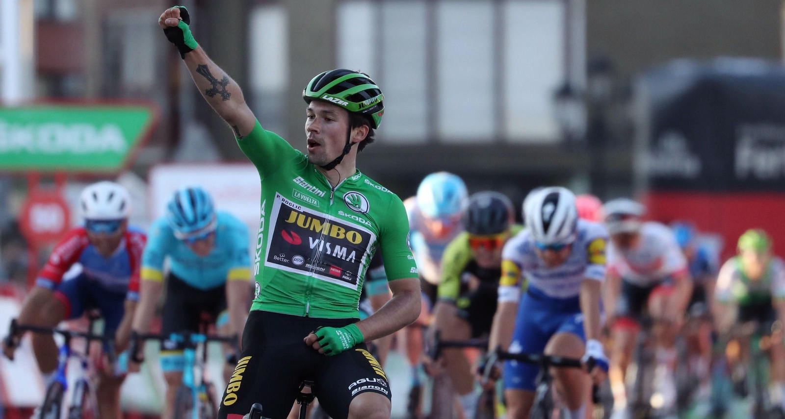 Primoz Roglic, ganador de la Vuelta a España 2020, celebra uno de sus triunfos de etapa.