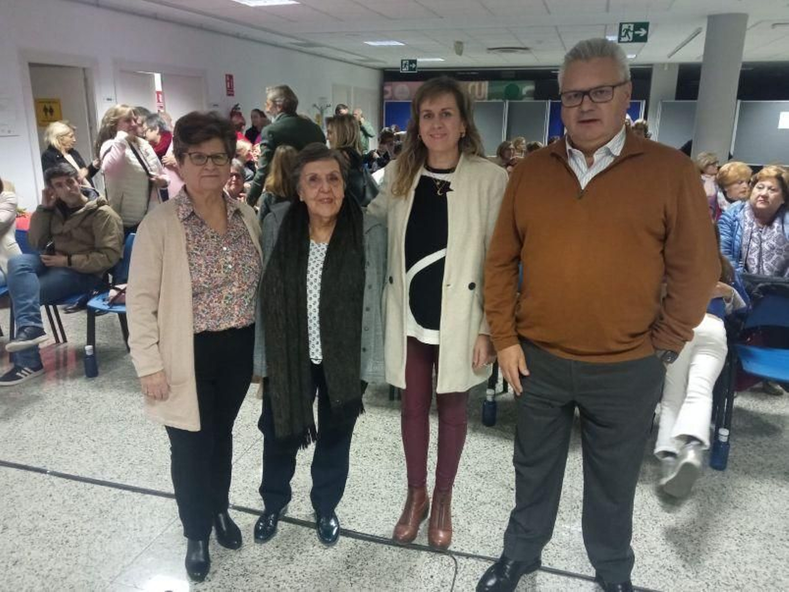 Conchi García, en el centro, durante su homenaje.