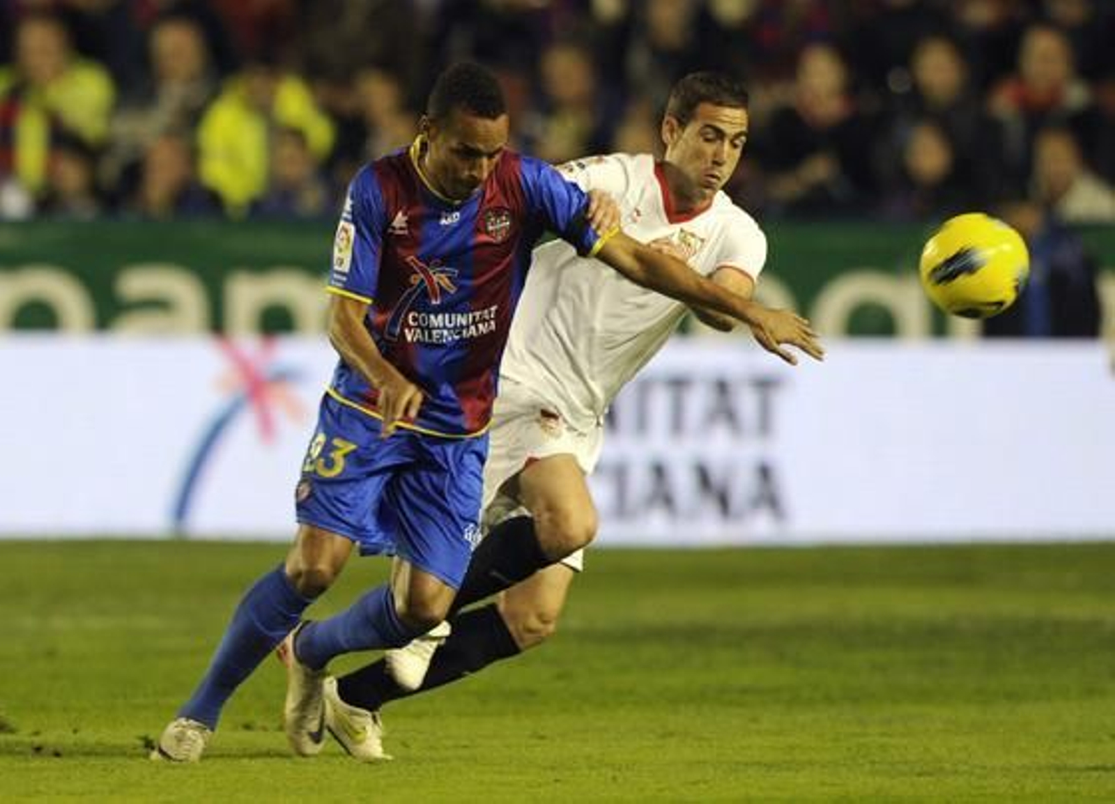 Navarro completó un buen partido.

Foto: AFP