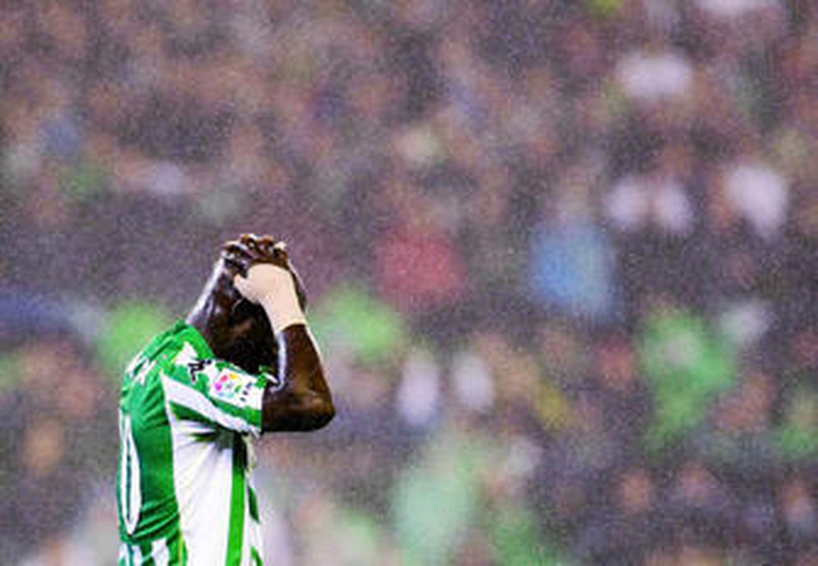 Emana se queja de una ocasión fallida en el partido de Heliópolis frente al Espanyol.