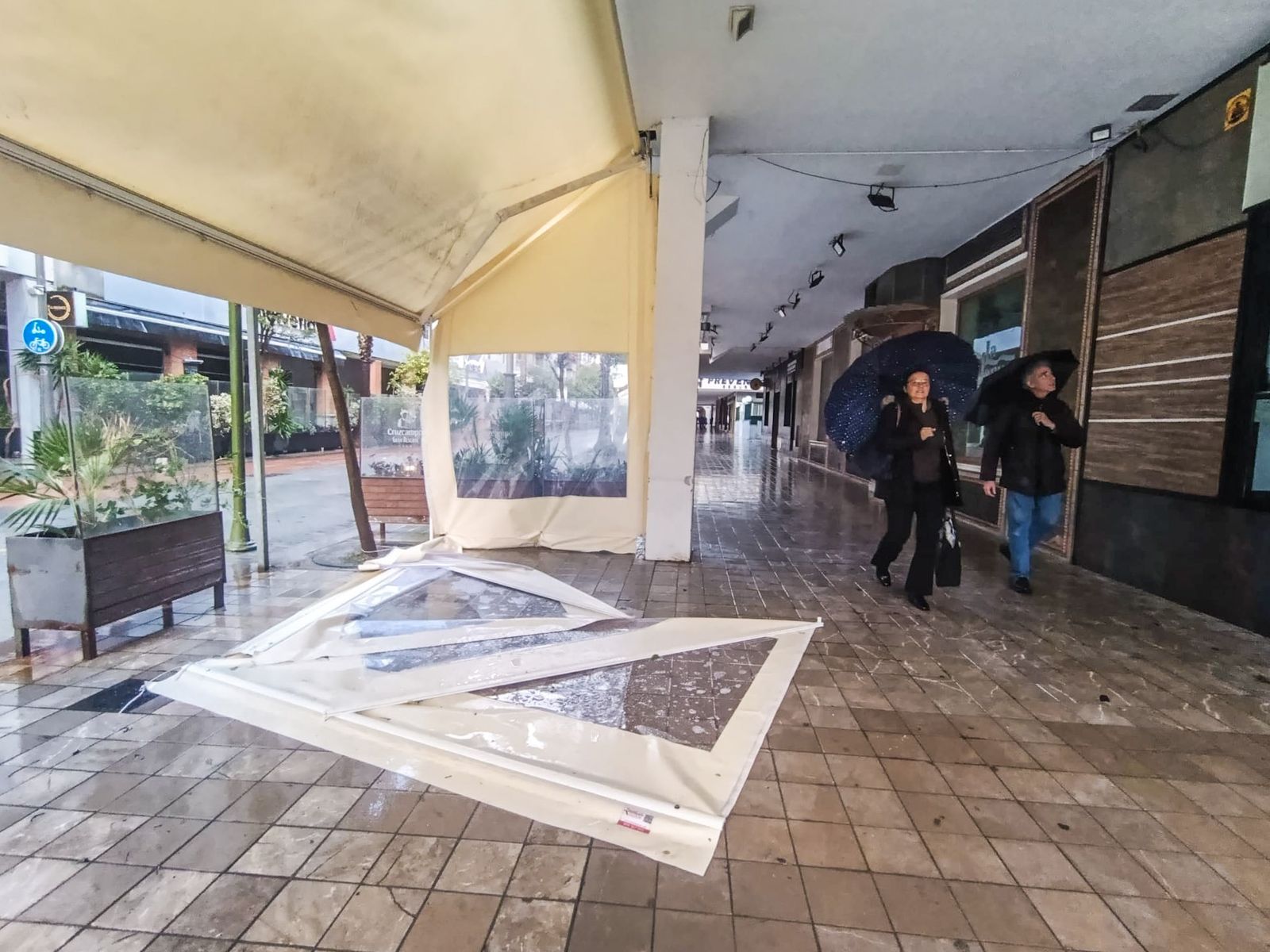 Fotografías de las incidencias de la borrasca Joseph durante la mañana