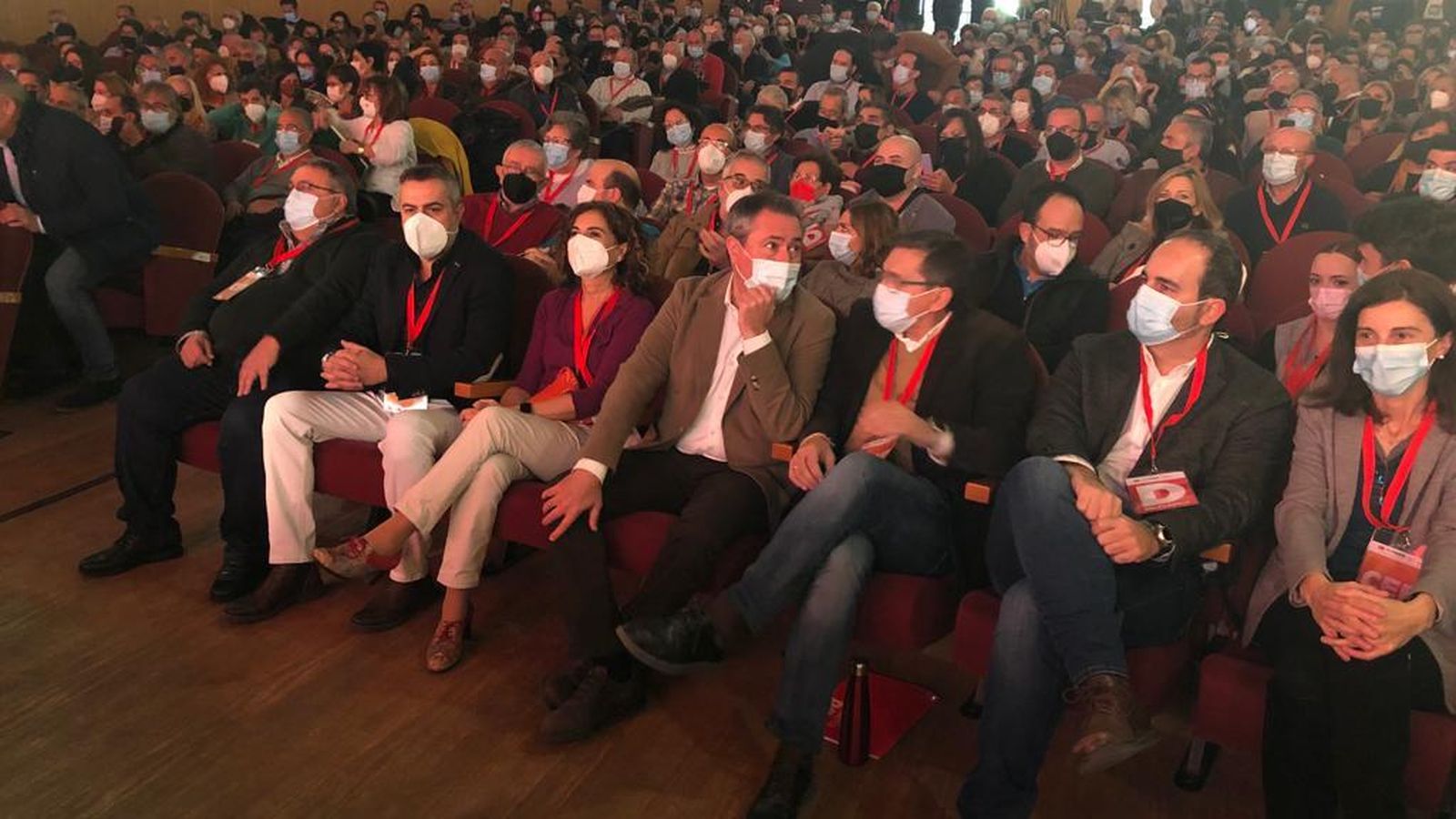 La Escuela de Música de El Parador, en Roquetas, repleta de delegados del PSOE.