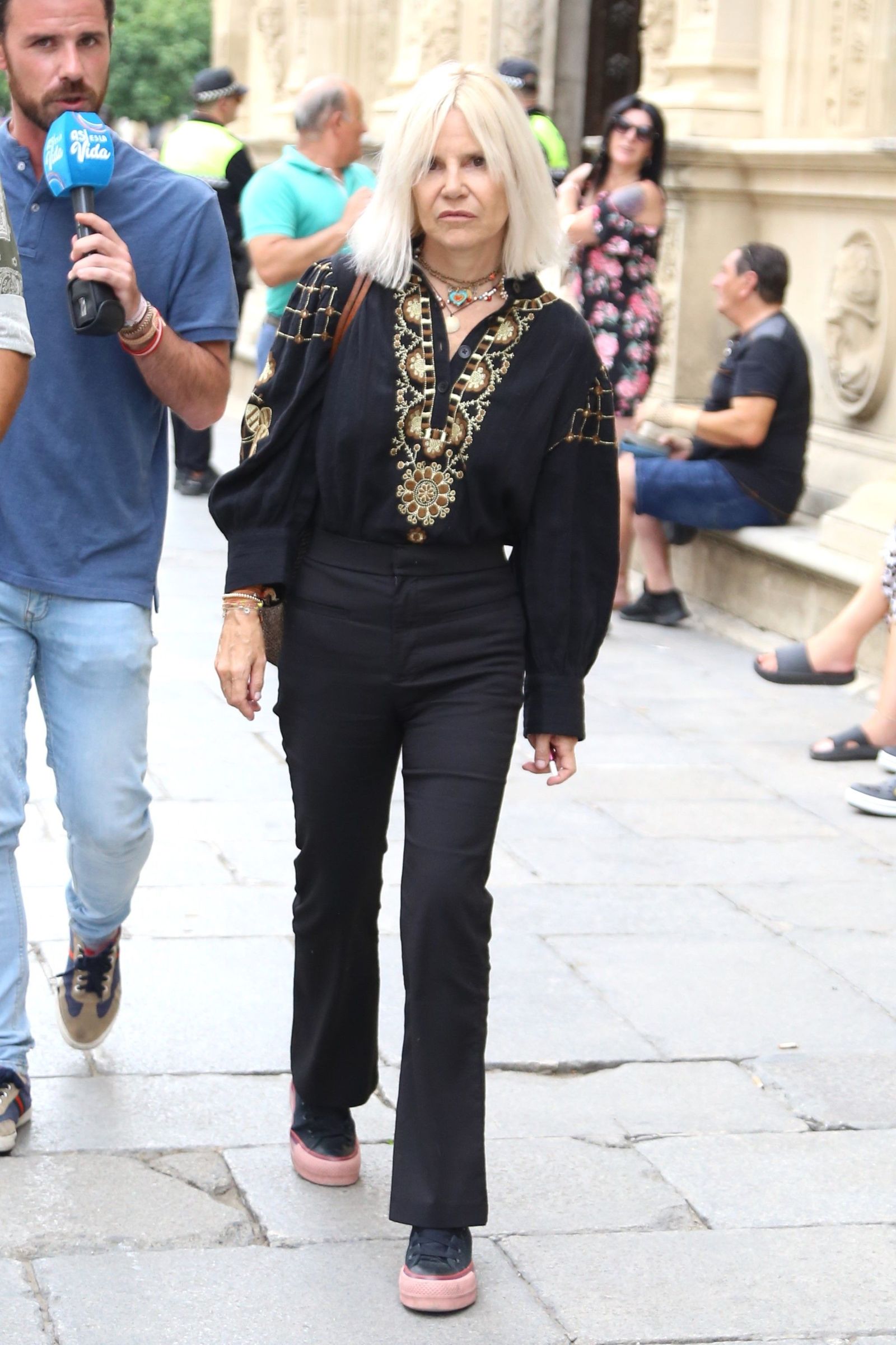 Famosos en la capilla ardiente de María Jiménez, todas las fotos