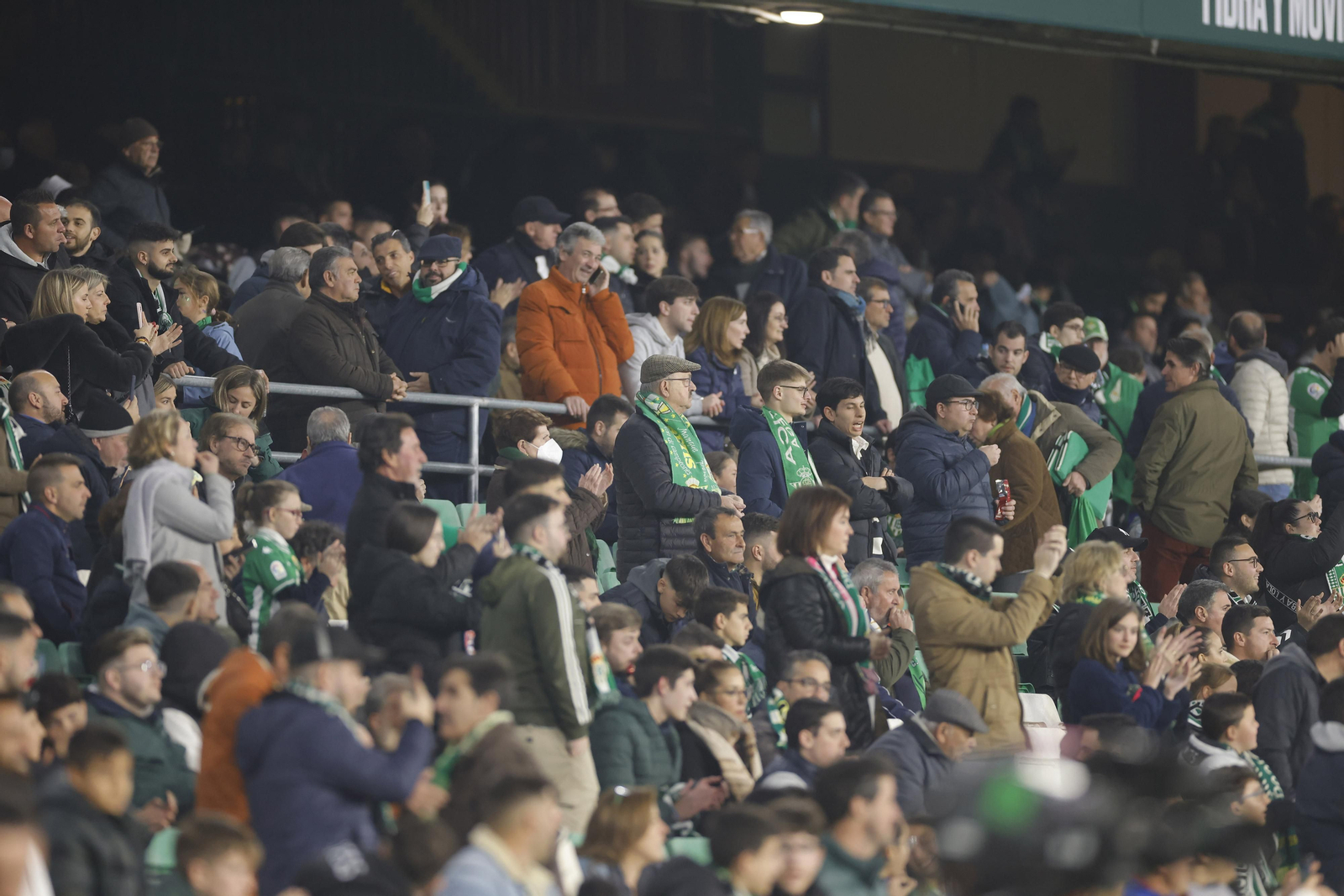 Búscate en las fotos del Betis-Celta