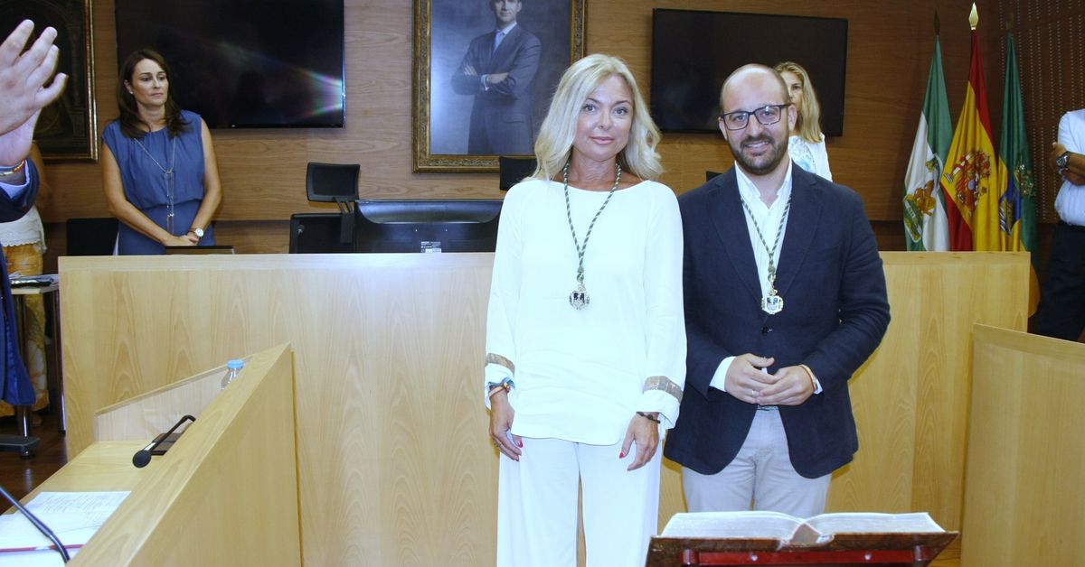Blanca Merino toma posesión como concejala del PP en una sesión urgente