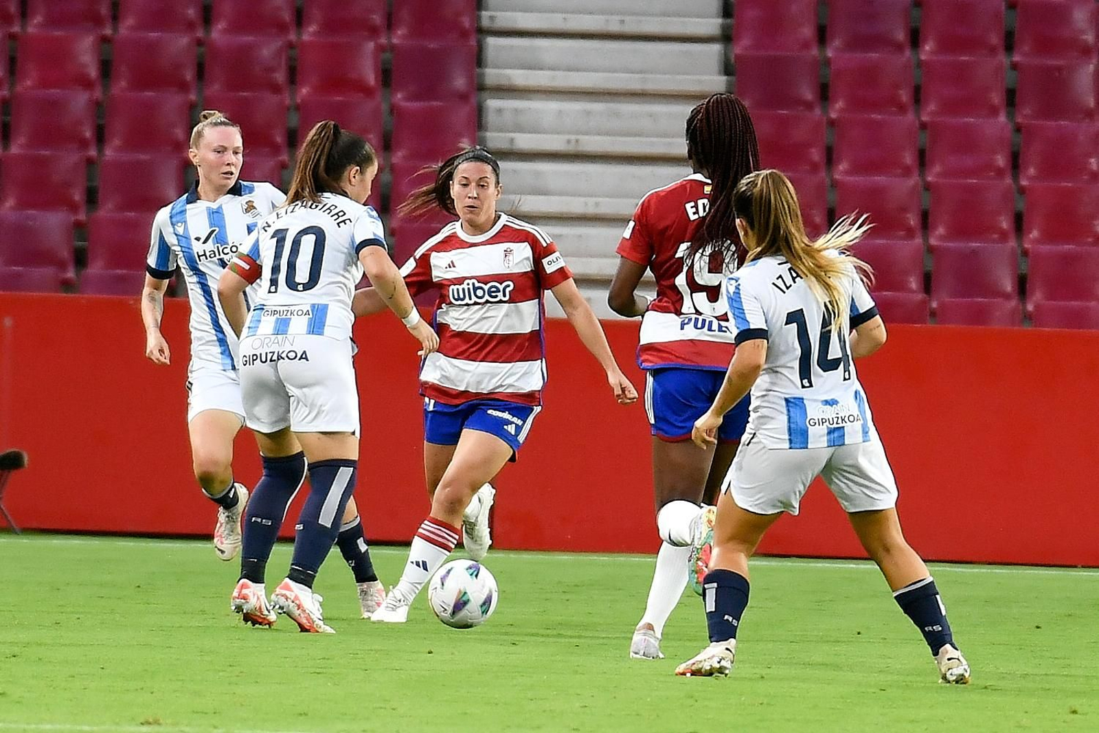 Cristina Postigo en Los Cármenes ante la Real Sociedad.