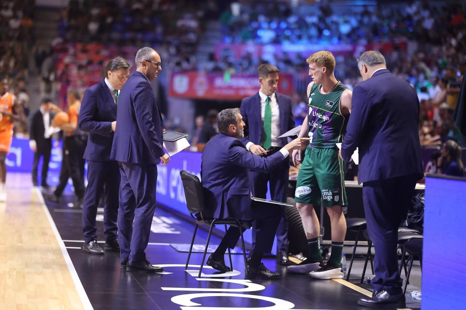 El Unicaja - Valencia Basket de la Supercopa, en fotos