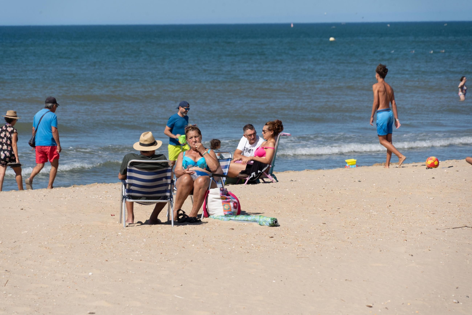 La Playa de la Bota este domingo, soleada, viva&nbsp;y&nbsp;con&nbsp;brisa