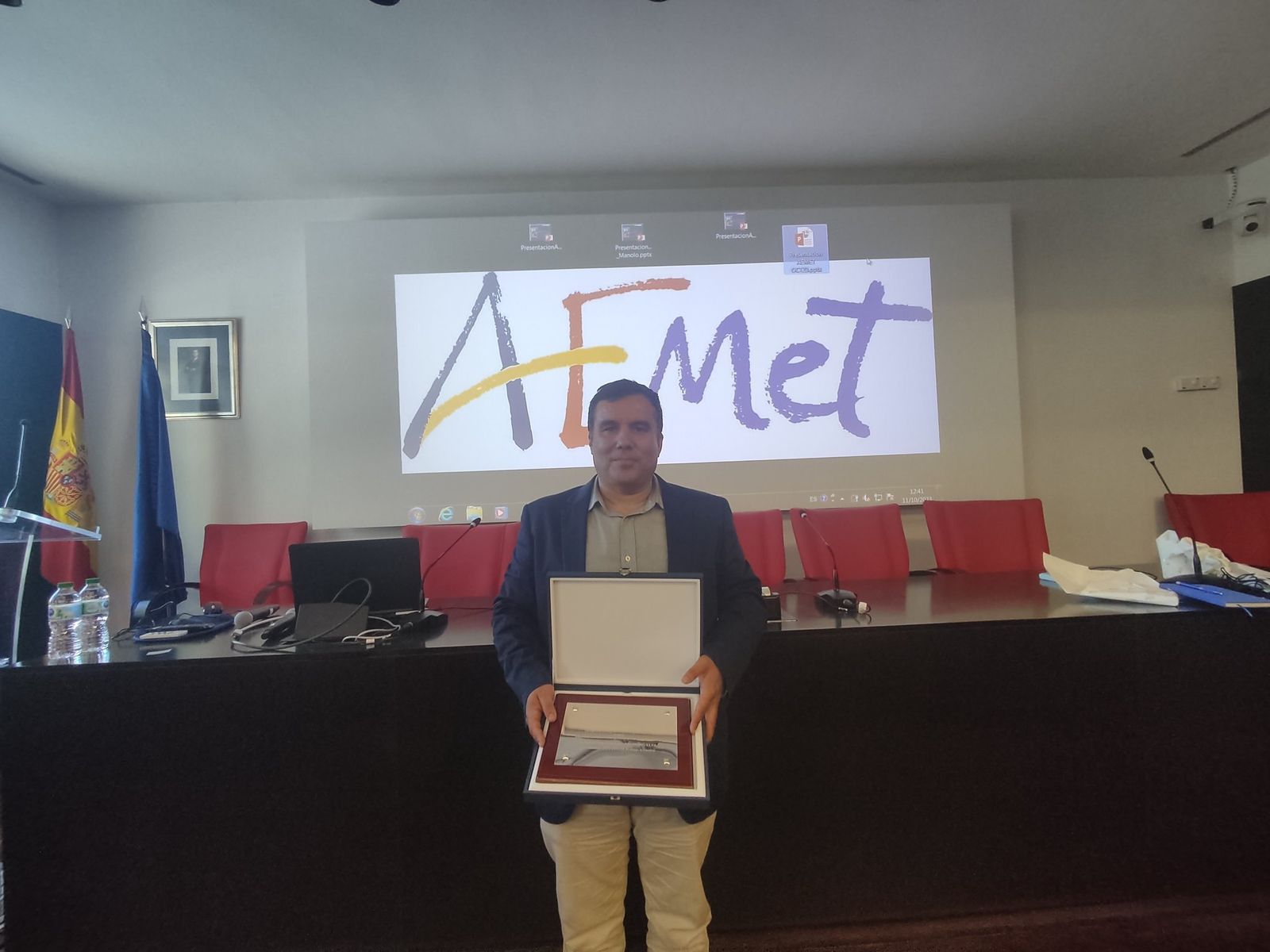 Dani Zamora recoge su premio en Madrid.