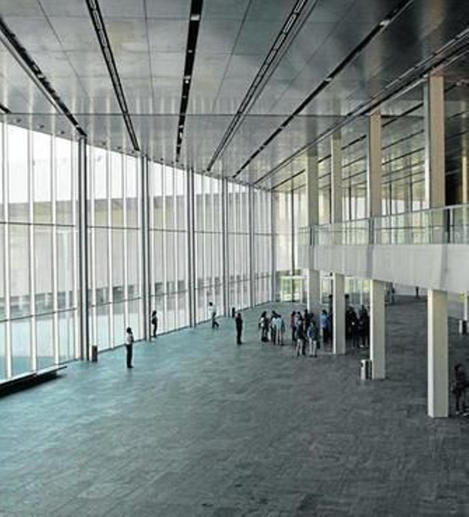 Serrano espera "alternativas" para liquidar la deuda de Fibes