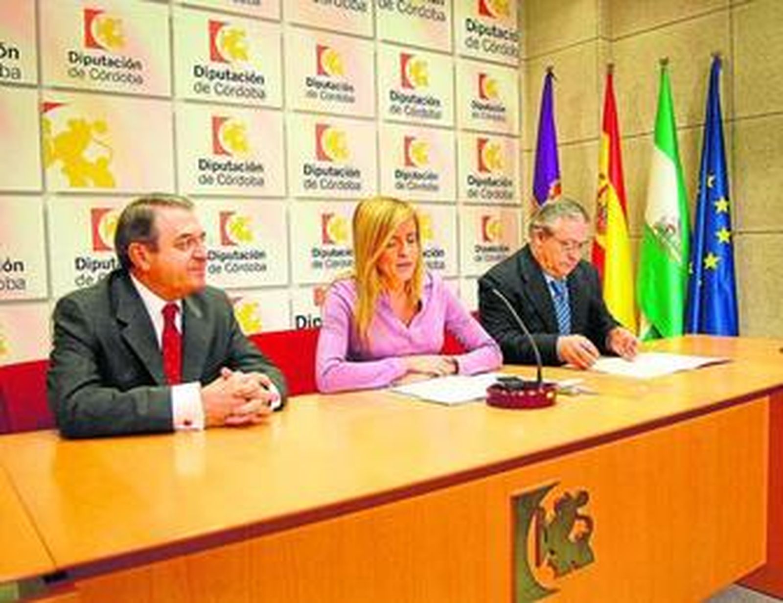 De izquierda a derecha, Rodolfo Serván, Rosario Alarcón y Manuel Berral.