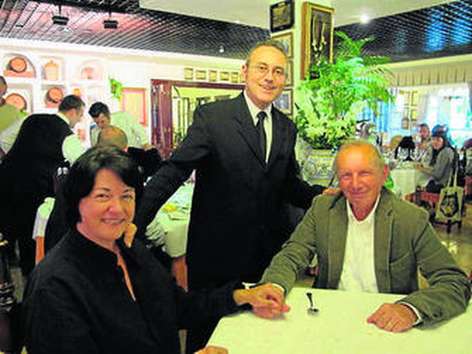 Los hermanos Salvador y Francisco J. Pérez, el chef Felipe Pastor, Paquita Comino y los hermanos Carmona.