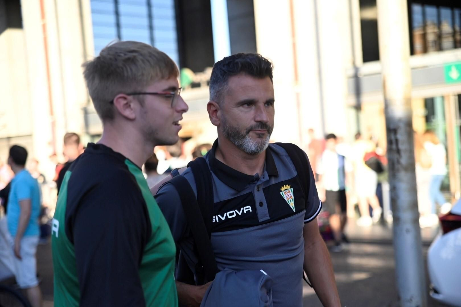 Las mejores fotos del recibimiento al Córdoba CF tras su partido en Barcelona