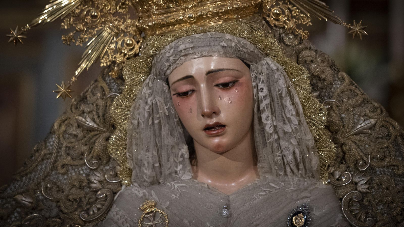 Imagen del besamanos de la Esperanza Trinidad