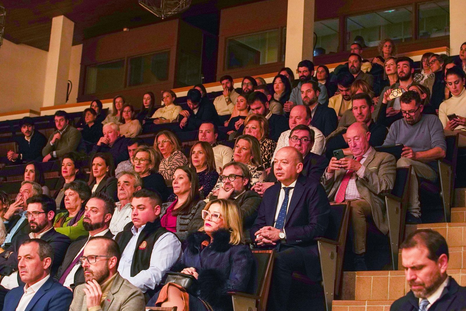 Todas las imágenes del encuentro empresarial granadino en favor de los afectados por la DANA