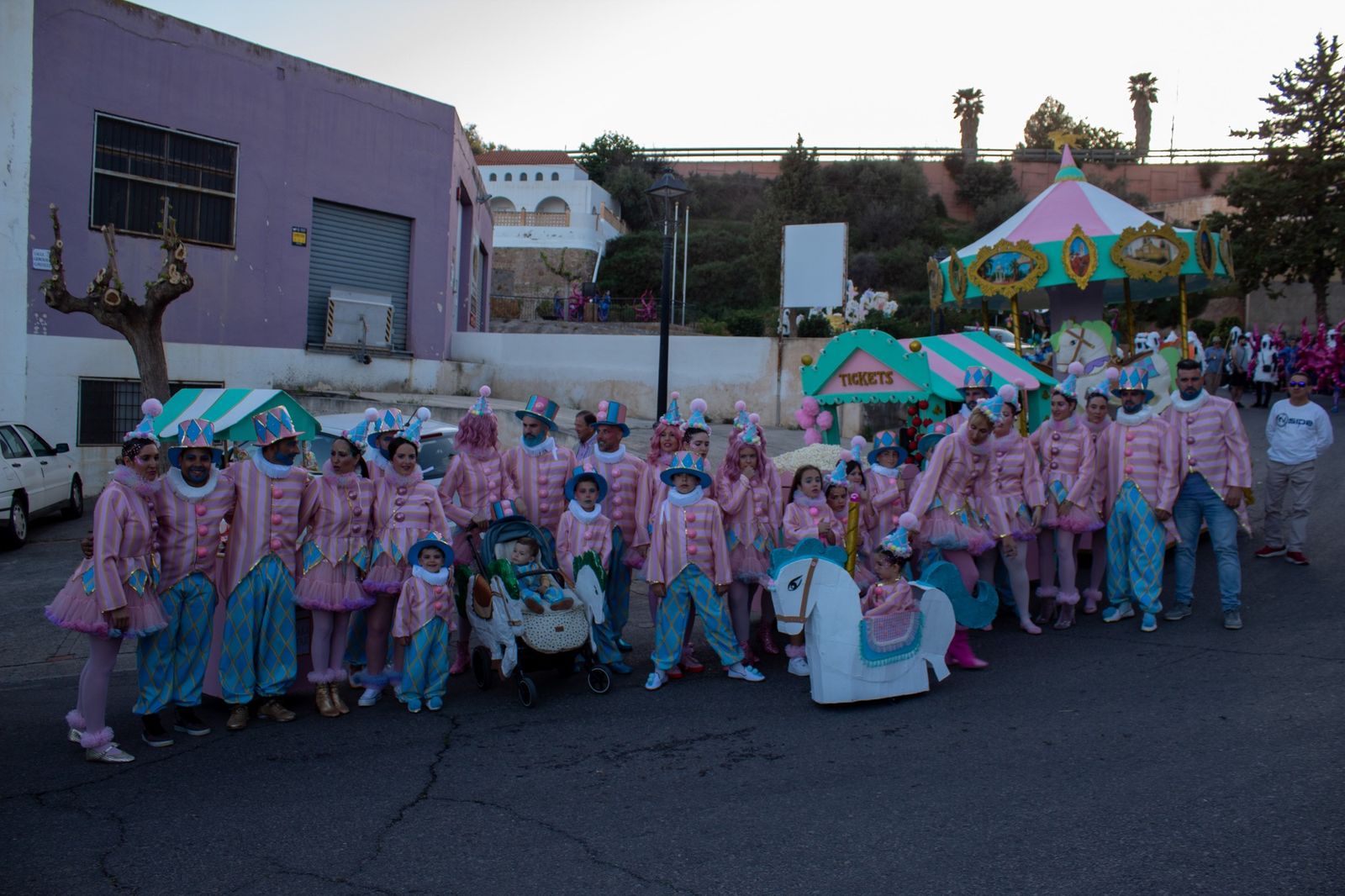 El gran desfile de carrozas y pasacalles de Canjáyar, en imágenes