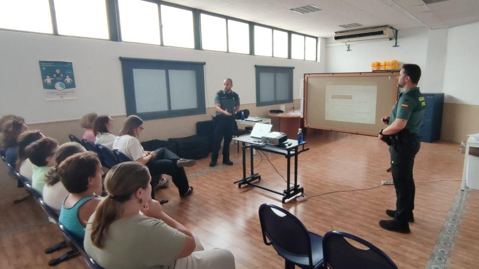 El taller de prevención de agresiones celebrado en Jimena.