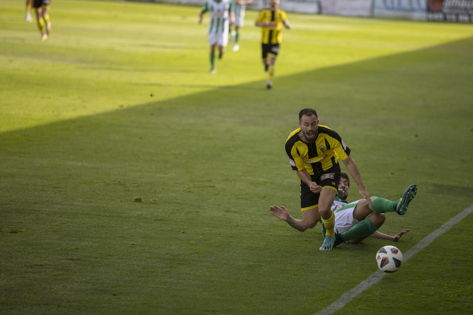 Imágenes del partido entre el San Roque de Lepe y el Atlético Sanluqueño